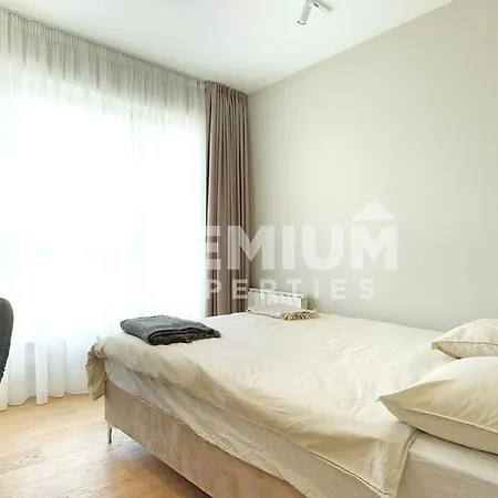 Premium Werde 2 * Belgrade